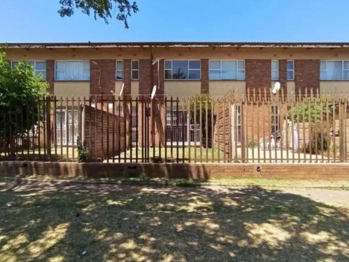 2 Bedroom Simplex for Sale For Sale in Forest Hill - JHB - MR668189