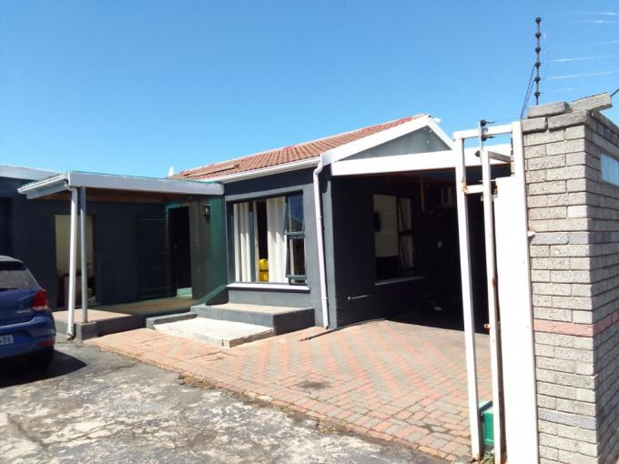 3 Bedroom House for Sale For Sale in Elsies River - MR668217