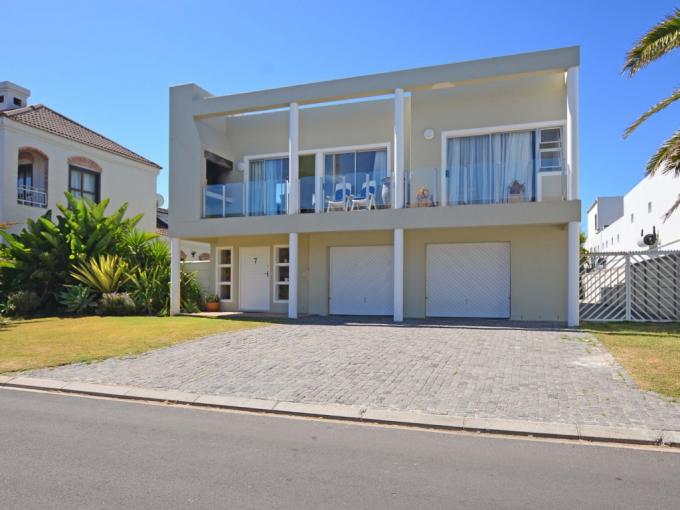 4 Bedroom House for Sale For Sale in Bloubergstrand - MR668218