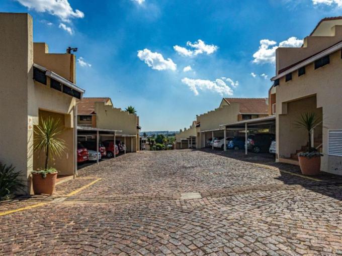 2 Bedroom Sectional Title for Sale For Sale in Corlett Gardens - MR668327