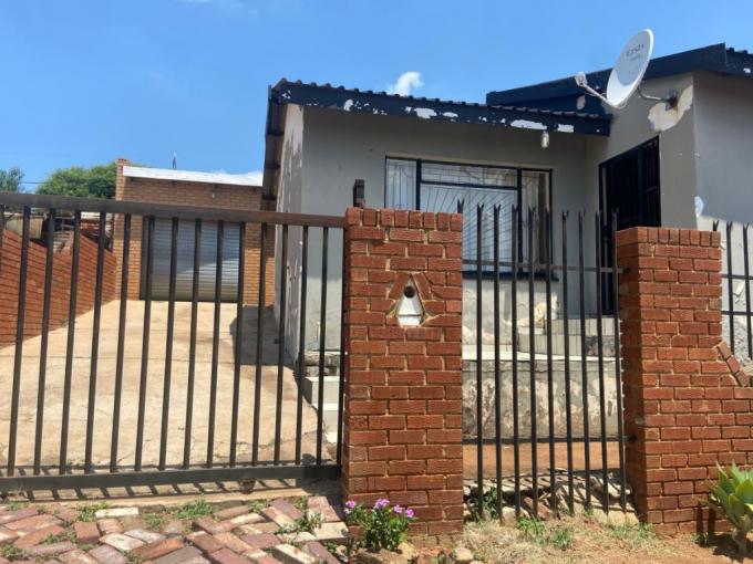 4 Bedroom House for Sale For Sale in Soshanguve - MR668442