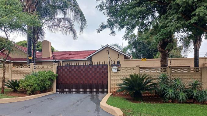 3 Bedroom Freehold Residence for Sale For Sale in Wilropark - Private Sale - MR668512