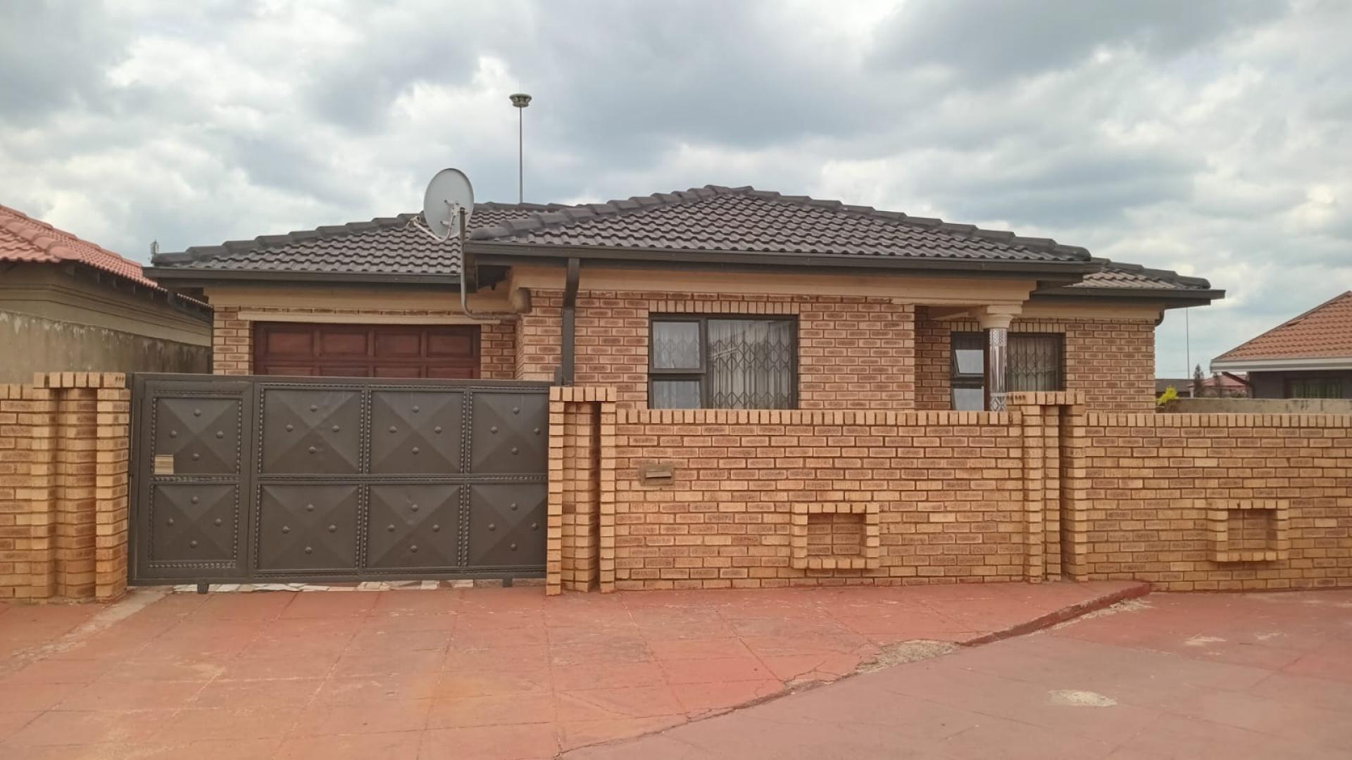  of property in Vosloorus