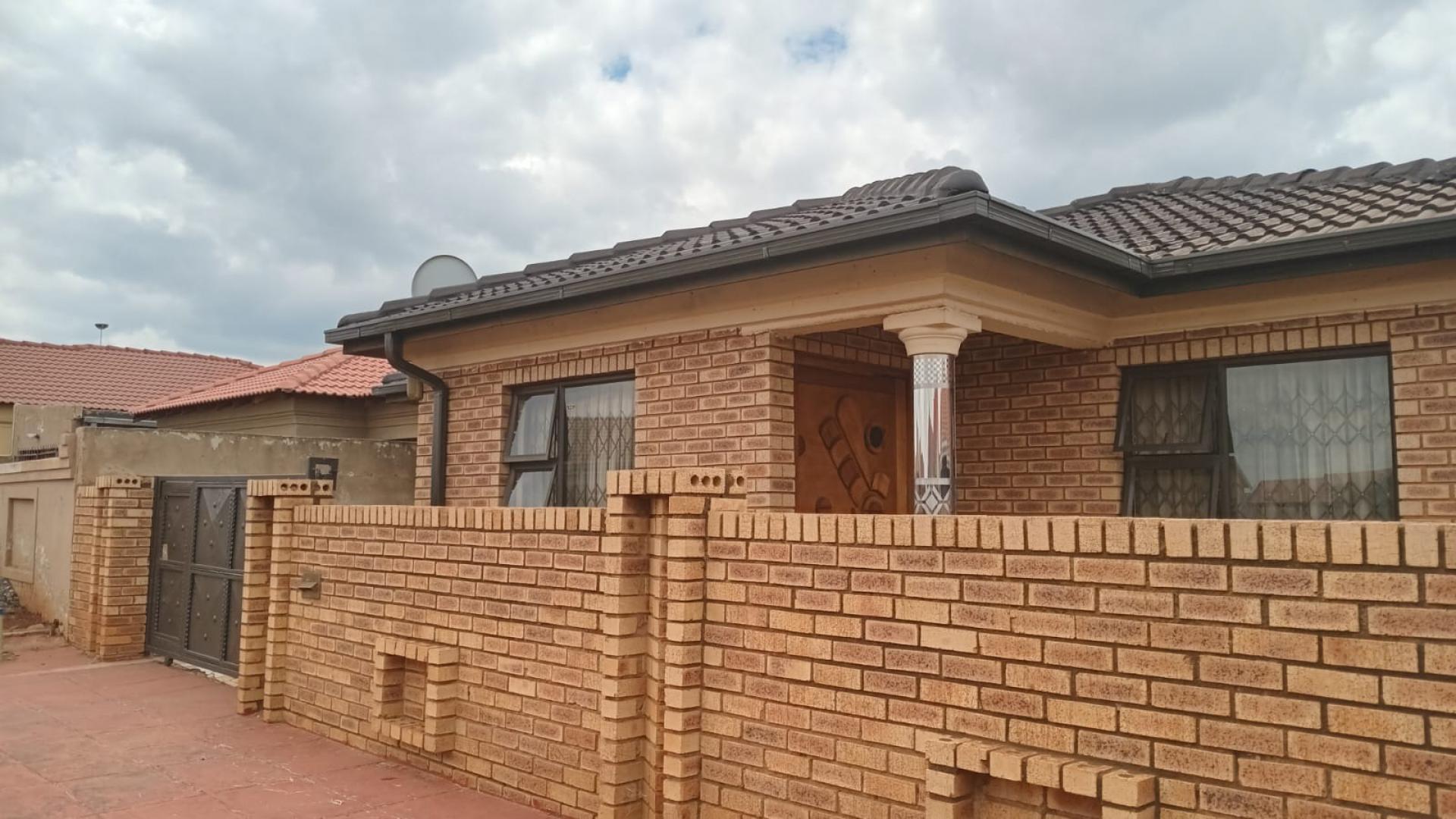  of property in Vosloorus