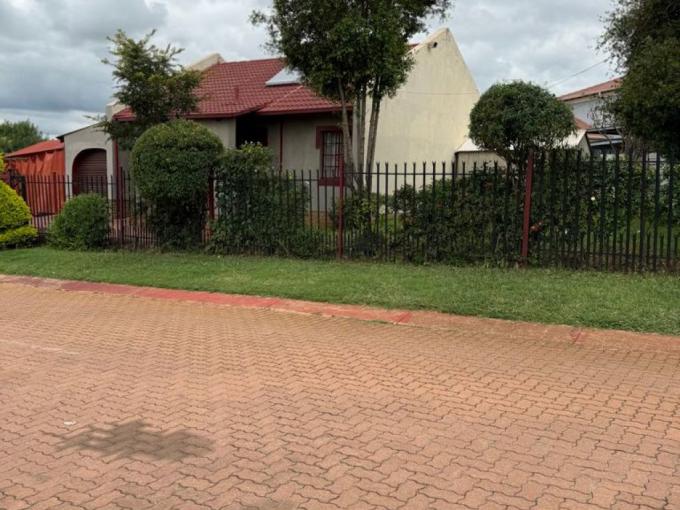 2 Bedroom House for Sale For Sale in Elandspoort - MR668689