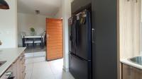 Kitchen - 12 square meters of property in Louwlardia