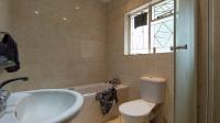 Bathroom 3+ - 4 square meters of property in Westdene (JHB)