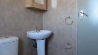 Bathroom 1 - 5 square meters of property in Olifantsvlei 327-Iq