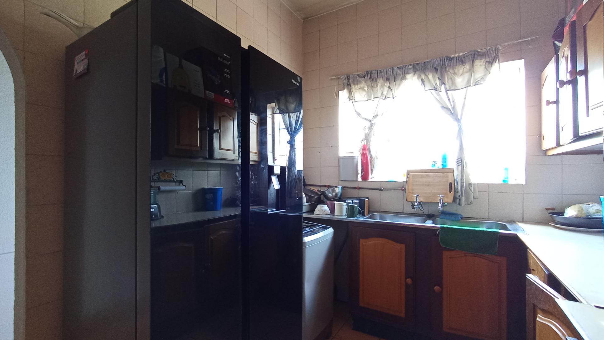 Kitchen - 9 square meters of property in Florida