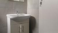 Main Bathroom - 4 square meters of property in Mindalore