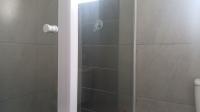 Main Bathroom - 4 square meters of property in Mindalore