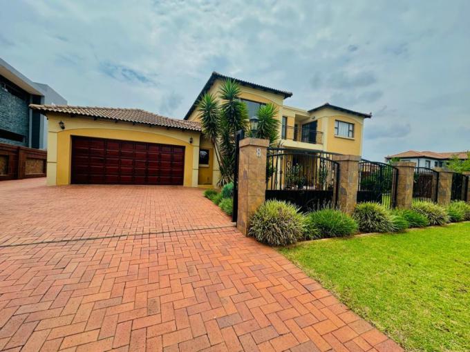 5 Bedroom House for Sale For Sale in Helderwyk Estate - MR668977