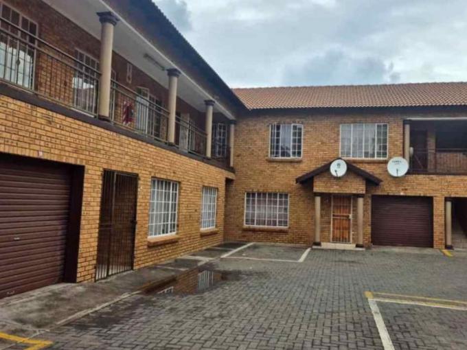 2 Bedroom Apartment for Sale For Sale in Rustenburg - MR668998