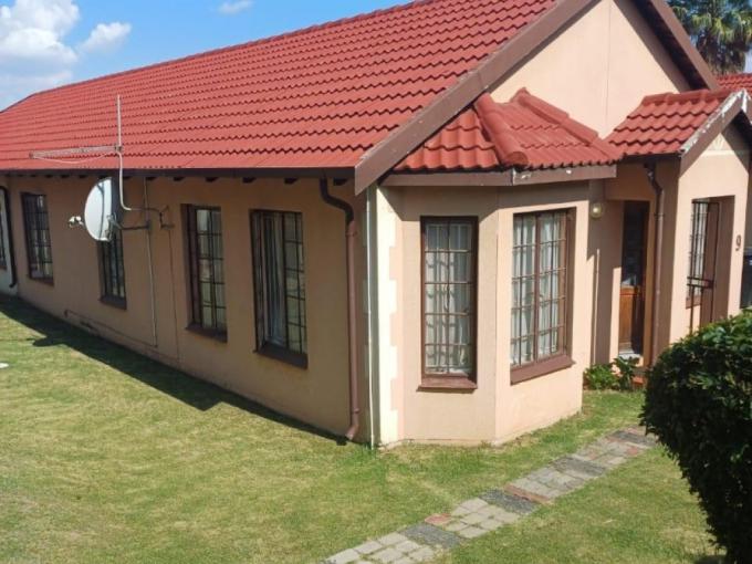 3 Bedroom House for Sale For Sale in Meredale - MR668999