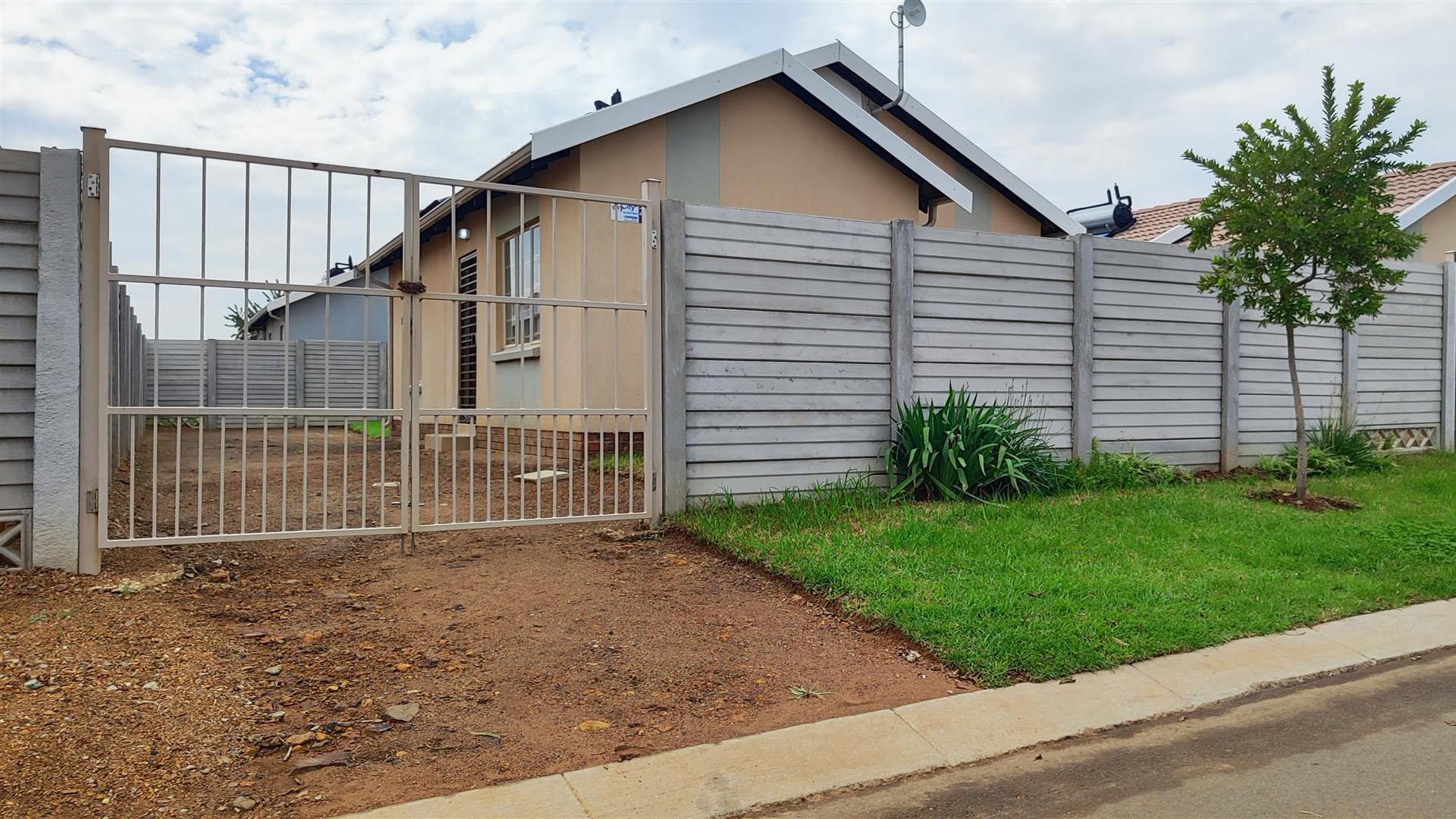 Front View of property in Palm Ridge