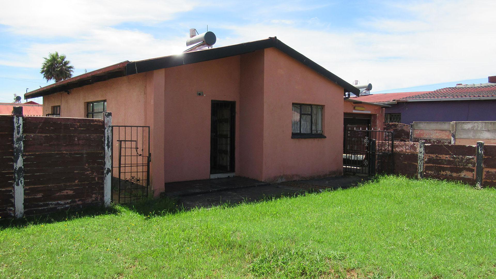 Front View of property in Lenasia