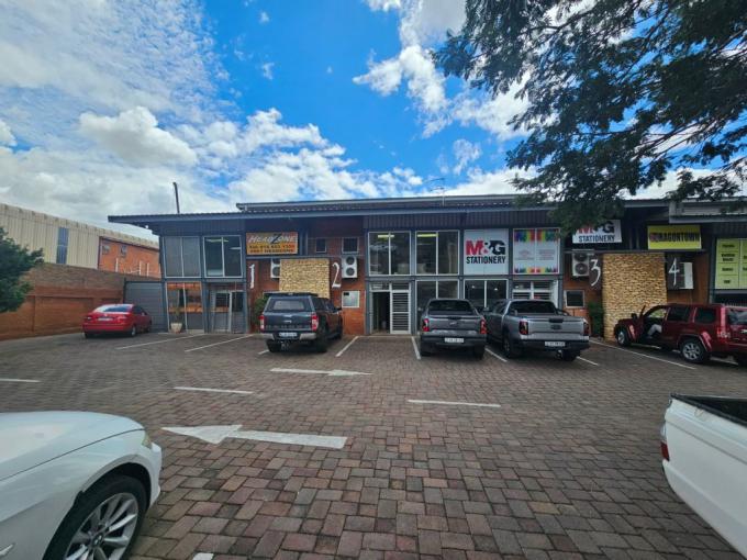 Commercial to Rent in Hennopspark - Property to rent - MR669117