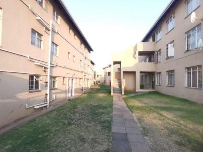 2 Bedroom Simplex for Sale For Sale in Naturena - MR669136