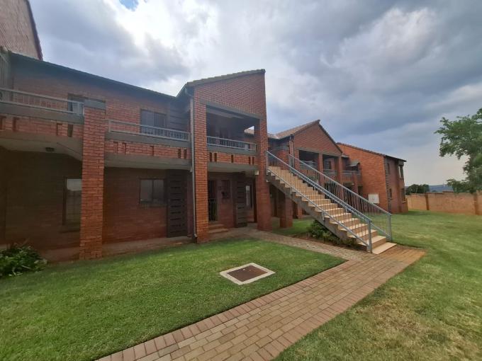 2 Bedroom Apartment for Sale For Sale in Mooikloof Ridge - MR669172