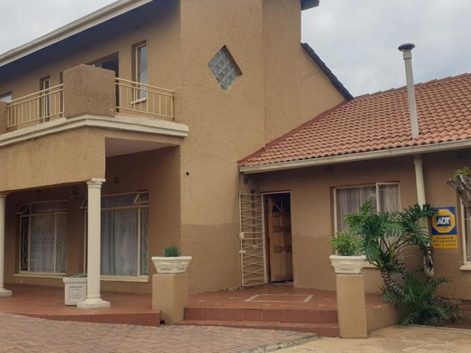 6 Bedroom House for Sale For Sale in Kibler Park - MR669279