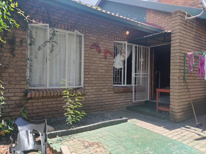 2 Bedroom Apartment for Sale For Sale in Rustenburg - MR669414