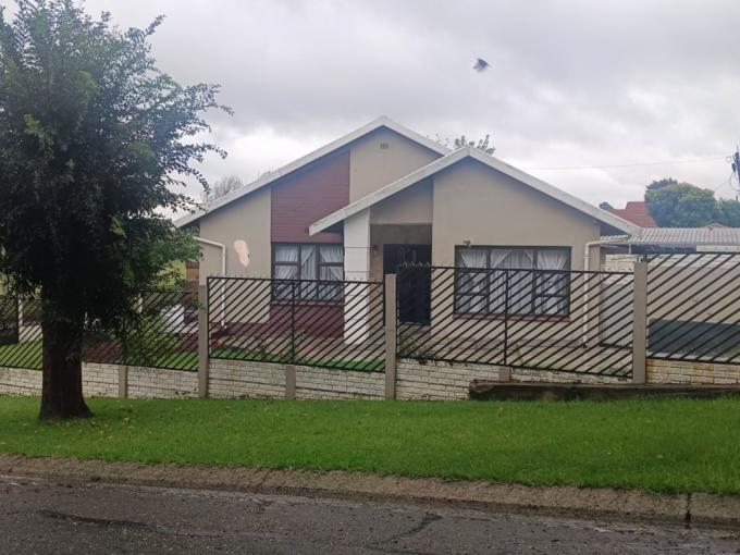 3 Bedroom House for Sale For Sale in Laversburg - MR669446