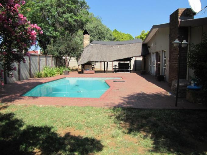 4 Bedroom House for Sale For Sale in Vanderbijlpark - MR669461