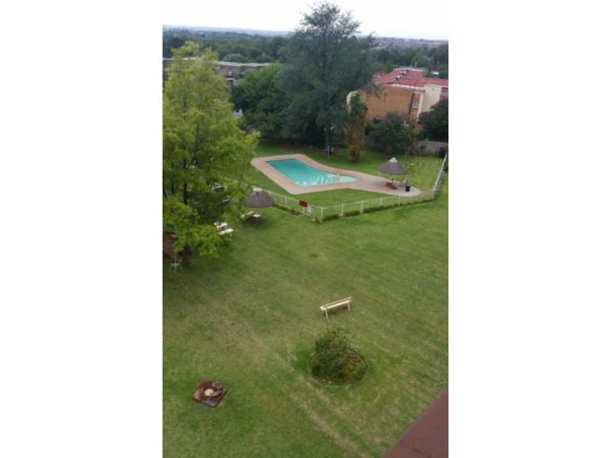 2 Bedroom Apartment for Sale For Sale in Middelburg - MP - MR669537