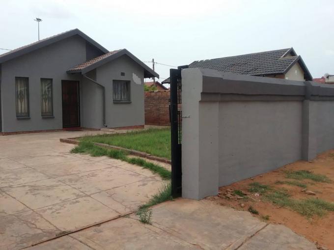 2 Bedroom House to Rent in Dobsonville Gardens - Property to rent - MR669610