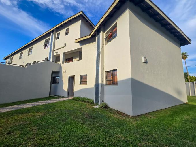 2 Bedroom Sectional Title for Sale For Sale in Penina Park - MR669653