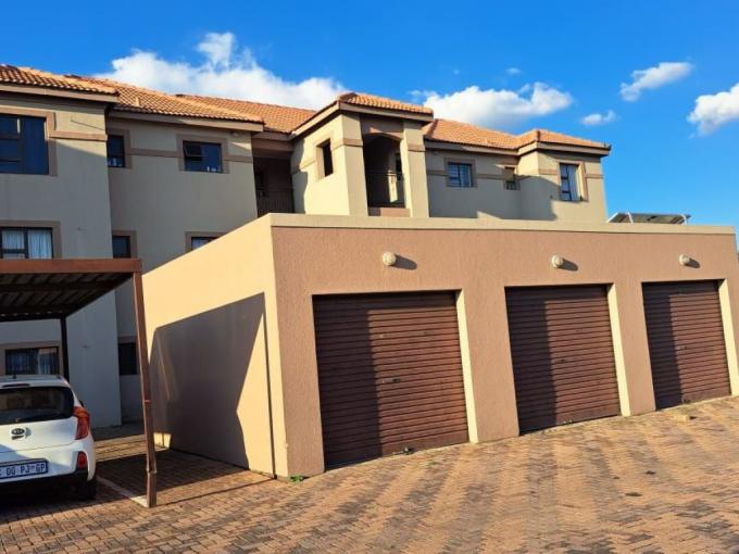 2 Bedroom Apartment for Sale For Sale in Vanderbijlpark - MR669725