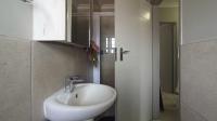 Bathroom 1 - 5 square meters of property in Derdepoortpark