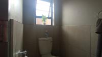 Guest Toilet - 2 square meters of property in Derdepoortpark