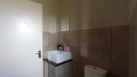 Bathroom 1 - 5 square meters of property in Fleurhof