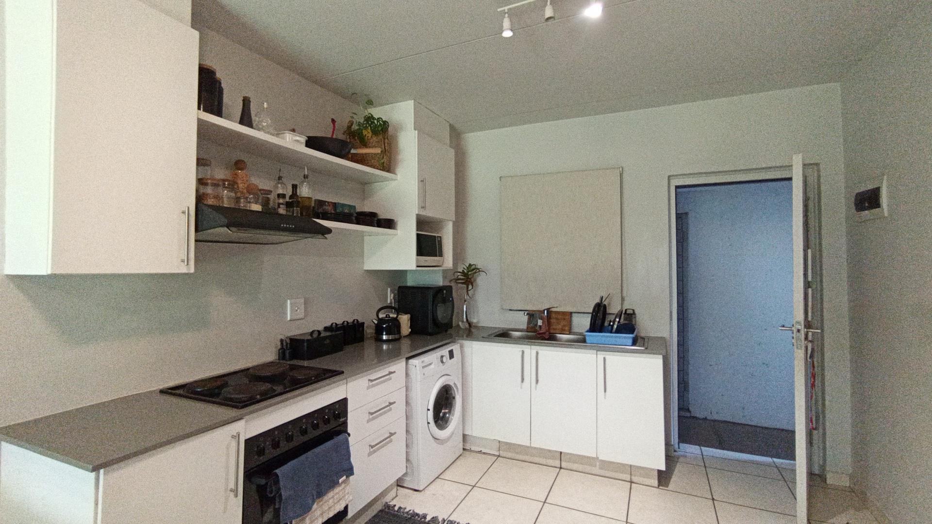 Kitchen - 9 square meters of property in Ballitoville