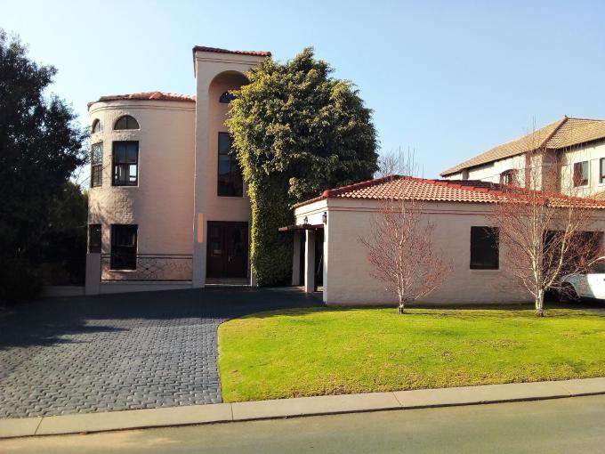 4 Bedroom House for Sale For Sale in Blue Valley Golf Estate - MR669825