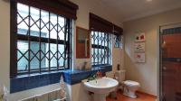 Bathroom 3+ - 3 square meters of property in Cyrildene