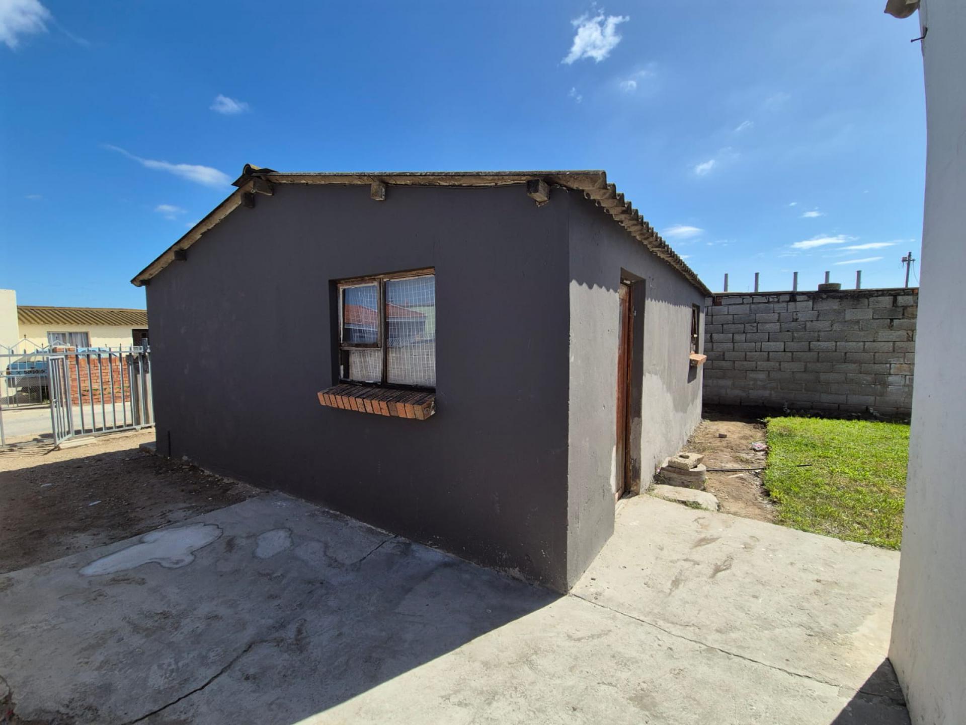  of property in Ibhayi (Zwide)