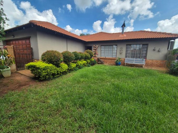 3 Bedroom House for Sale For Sale in Waterval East - MR669928