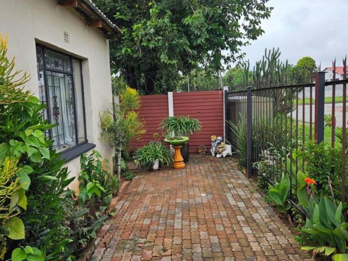 4 Bedroom House for Sale For Sale in Riverlea - JHB - MR670055