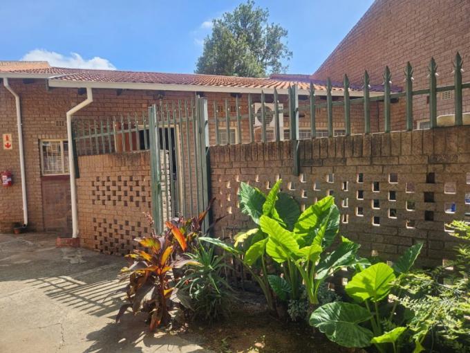 3 Bedroom Simplex for Sale For Sale in Protea Park Remove - MR670118