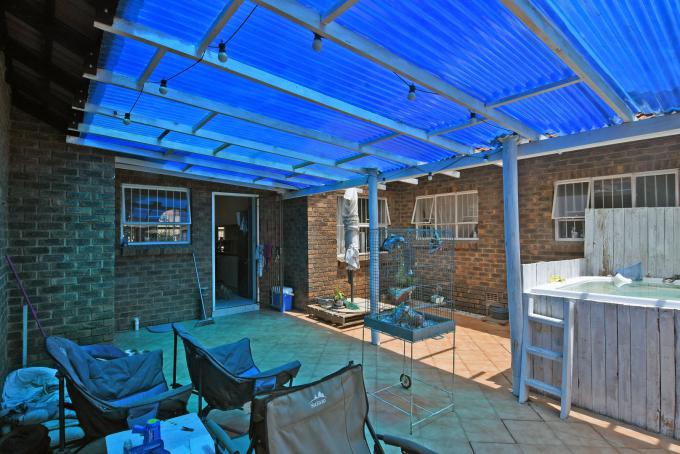 4 Bedroom House for Sale For Sale in Radiokop - MR670125