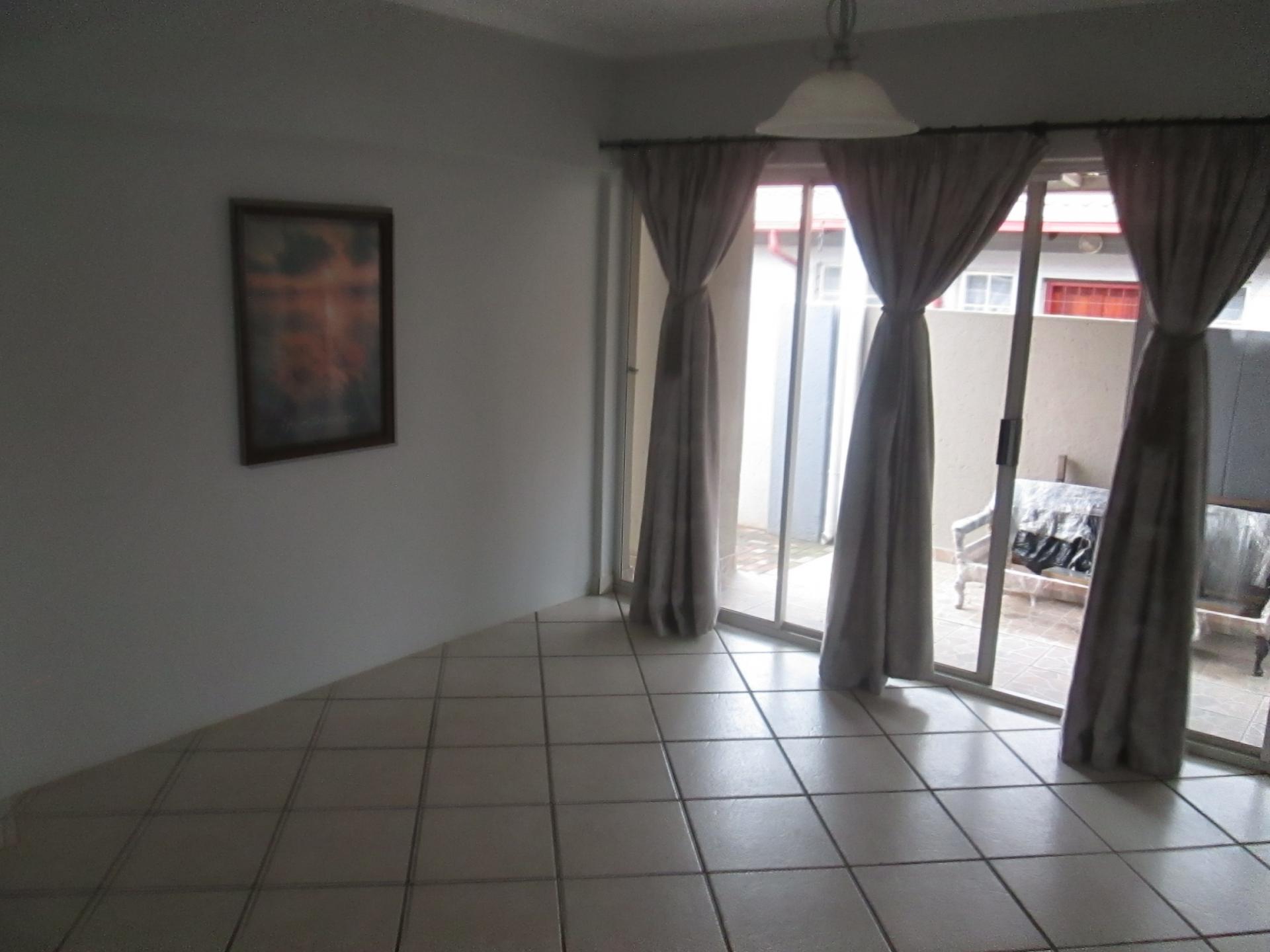 Dining Room of property in Visagiepark