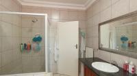 Bathroom 1 - 9 square meters of property in Fourways