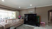 Lounges - 24 square meters of property in Fourways