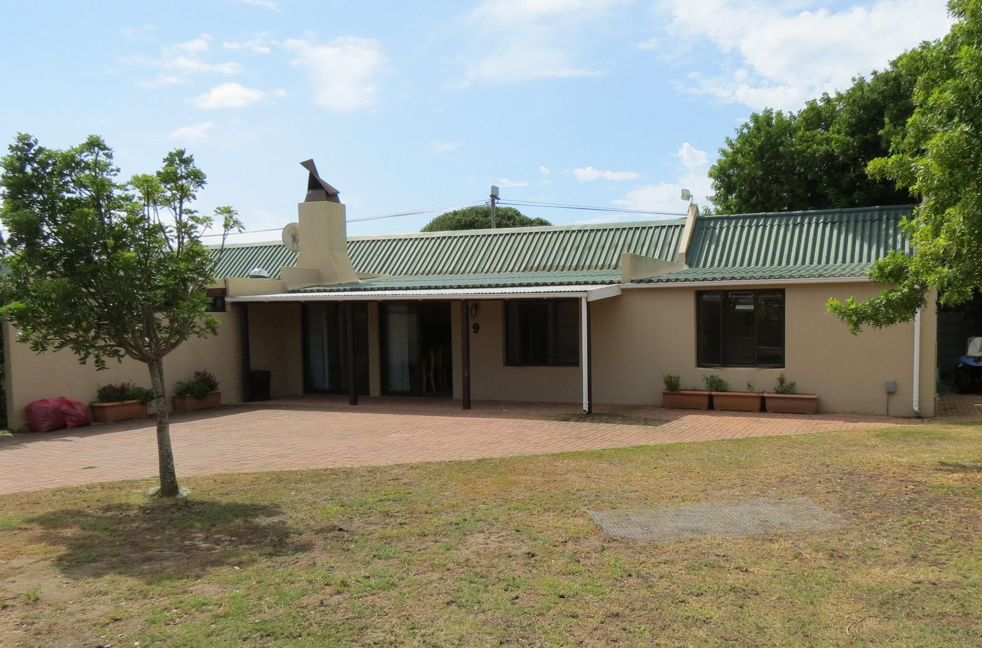  of property in Stilbaai (Still Bay)