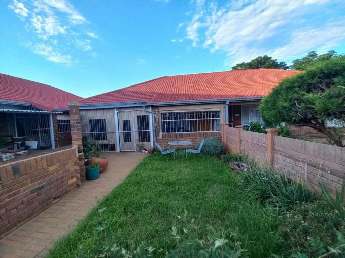 2 Bedroom Sectional Title to Rent in Meiringspark - Property to rent - MR670417