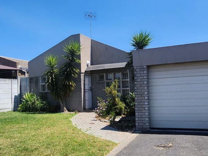 2 Bedroom House for Sale For Sale in Kraaifontein - MR670422