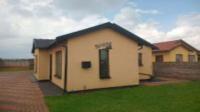 Front View of property in Vosloorus