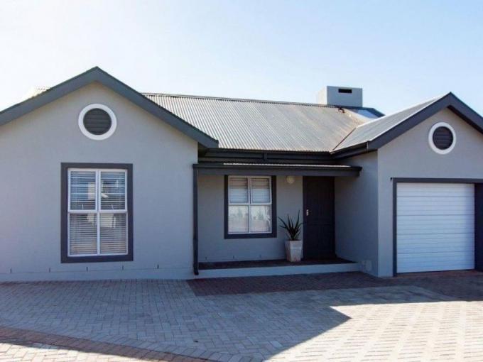 2 Bedroom House for Sale For Sale in Vredenburg - MR670812